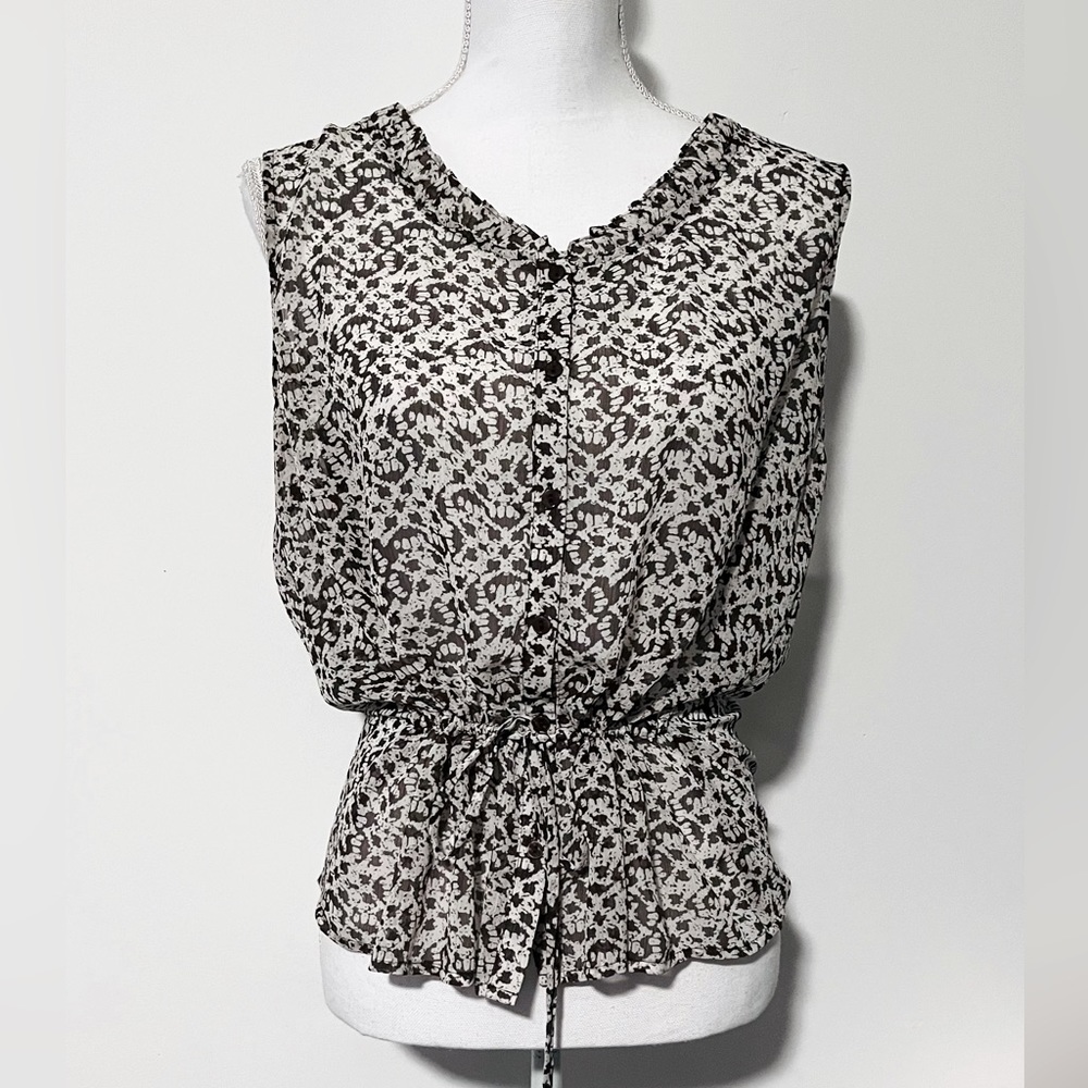 Liz & Co.Sleeveless Cinched Top
